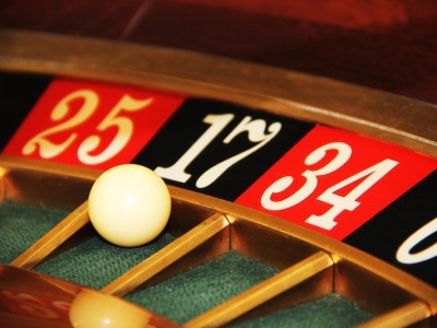 Simulating Roulette Betting Strategies with Python